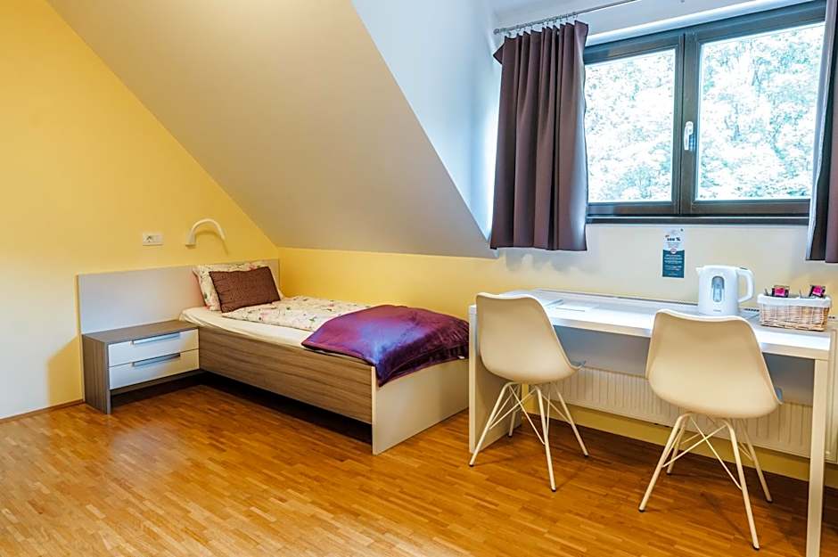 Dvorec Trebnik - SOBE