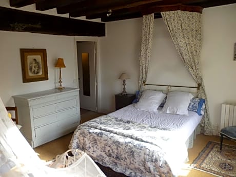 Two-Bedroom Cottage (7 Adults) - Les Raisins