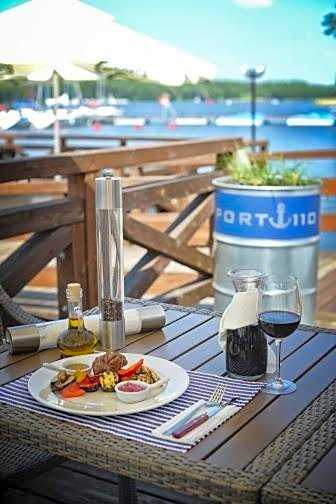 Hotel Port 110