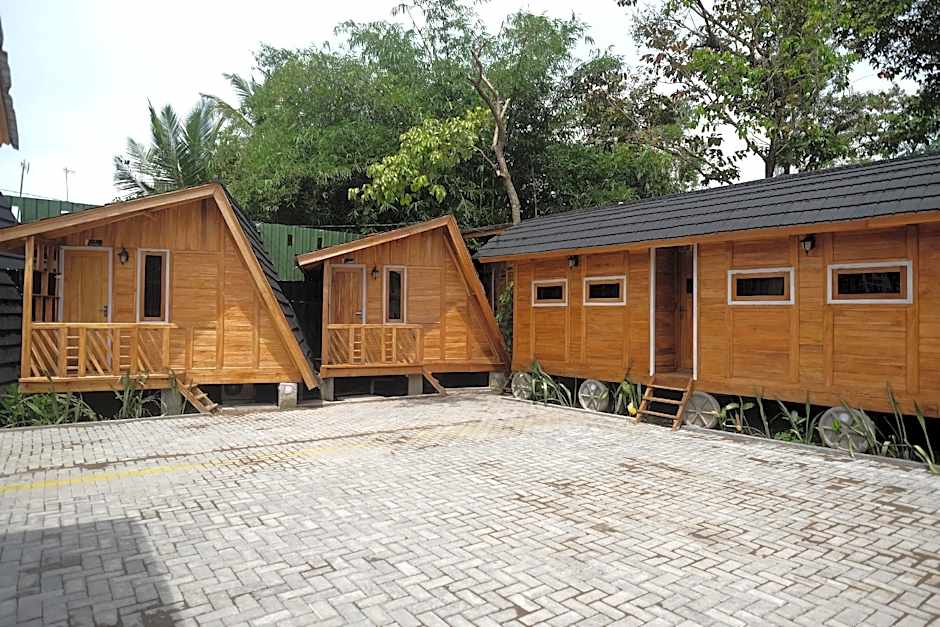 Urbanview Villa Kolopaking Kebumen by RedDoorz