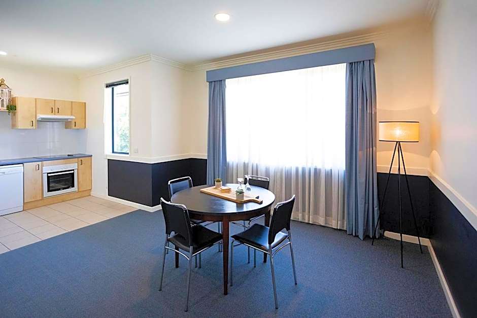 Hawkesbury Race Club Motel