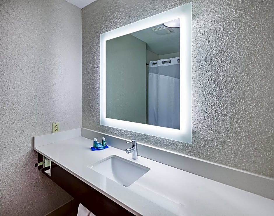 Holiday Inn Express & Suites Houston - Memorial Park Area