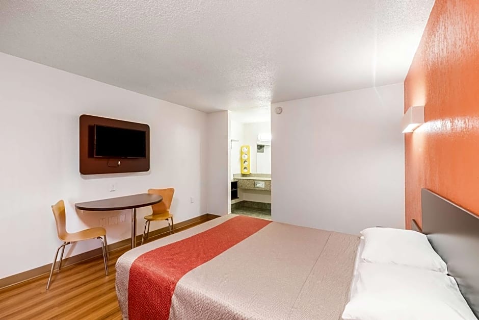 Motel 6-Oklahoma City, OK - Bricktown