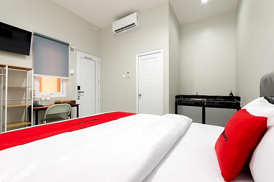 RedDoorz near GSG UNILA Lampung