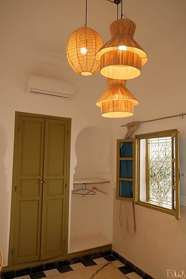 Riad Yu Yu