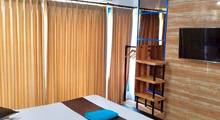 Bombora Surf Camp Hotel