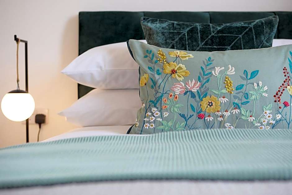 The Woden Boutique Hotel Walsall M6 J9