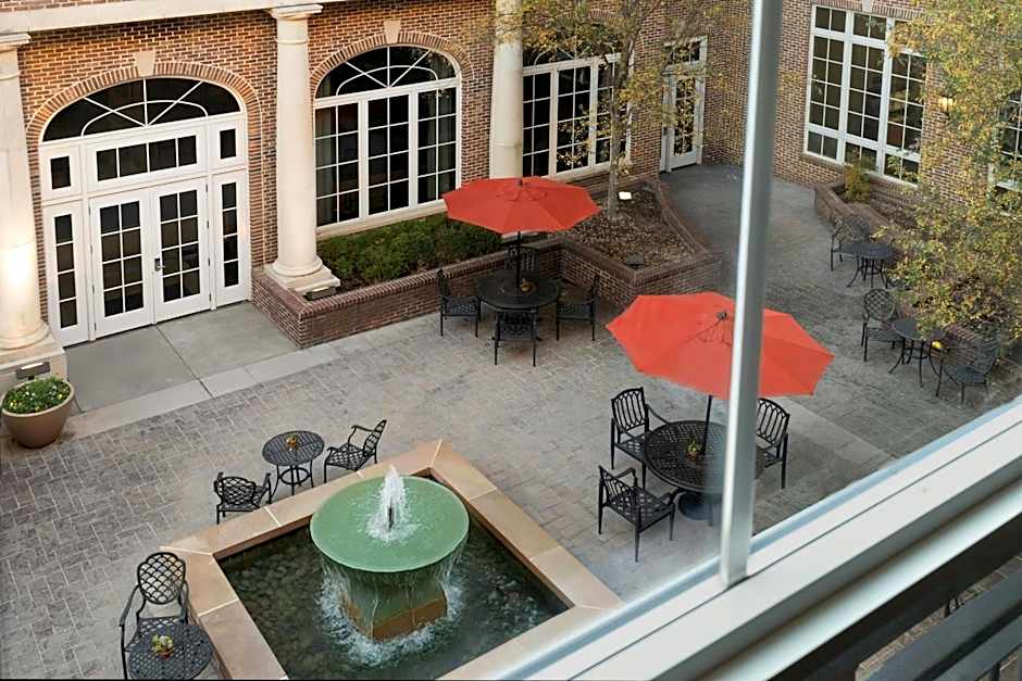 Photo 1 of 5 of 1 King Bed with Sofabed, Courtyard View