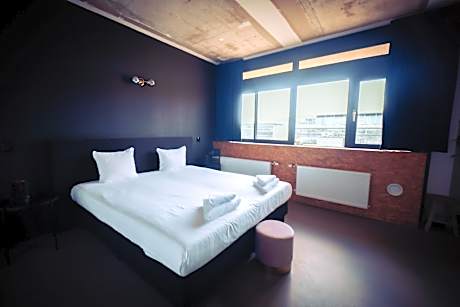 Urban Hotel The Golden Stork