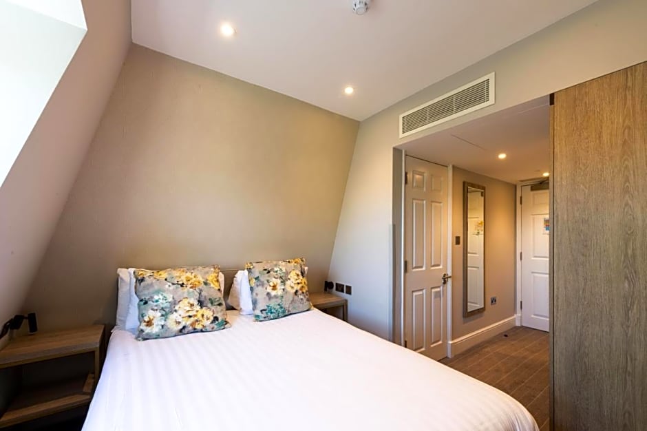 Byron Hotel