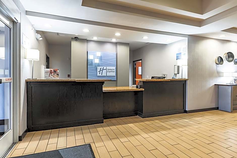 Holiday Inn Express & Suites Ironton By IHG