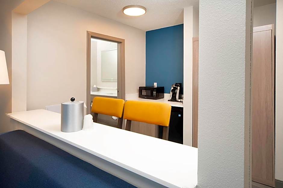 Holiday Inn Express Hotel & Suites Indianapolis - East By IHG
