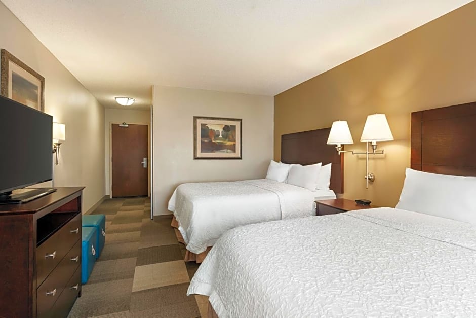 Hampton Inn & Suites Atlanta Airport West Camp Creek Pkwy