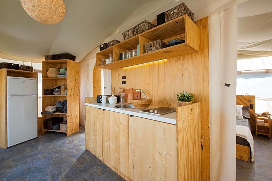 hu Montescudaio village