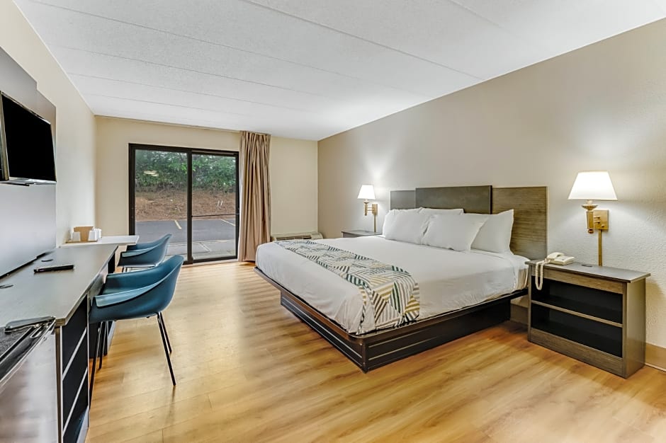 Red Carpet Inn & Suites Philadelphia NorthEast