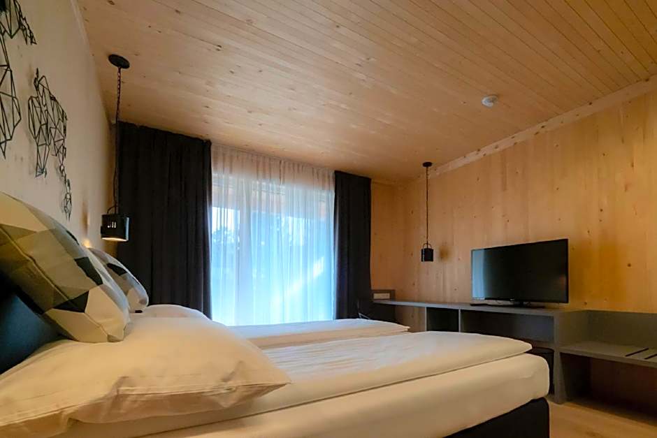 GästeHAUS & HOFladen Familie Öllerer