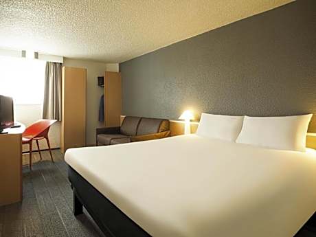 ibis Orly Chevilly Tram 7