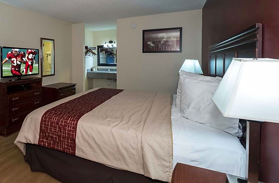 Red Roof Inn Chipley