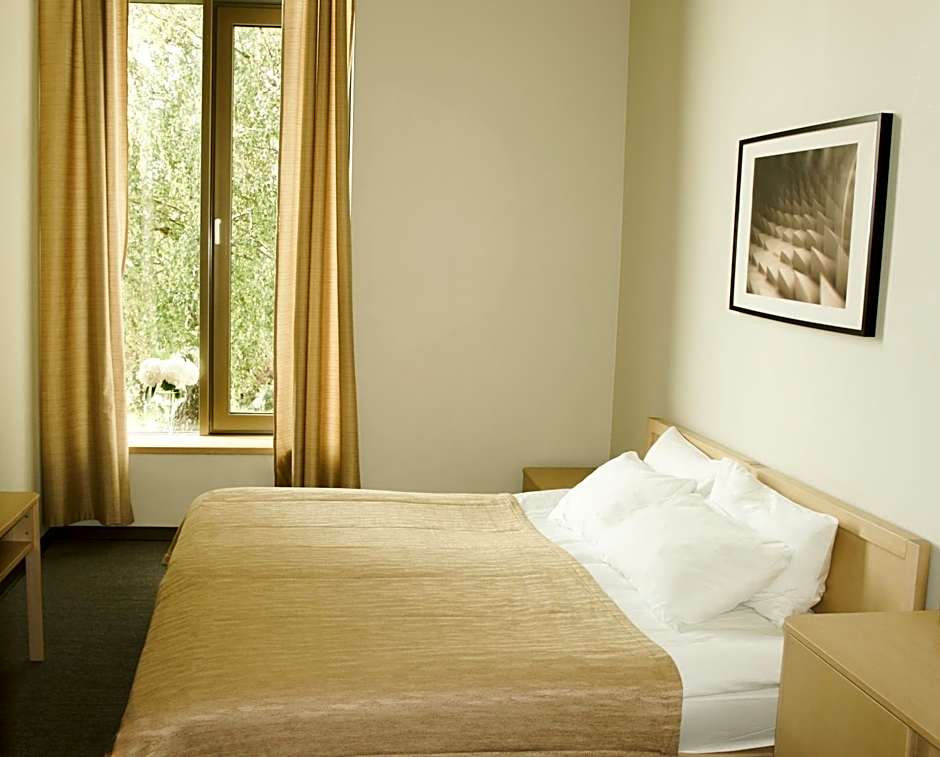 Zaliasis slenis - Self check-in hotel - Free parking