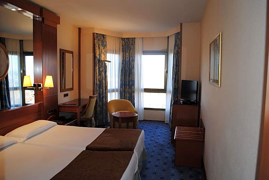 Hotel los Bracos by Silken