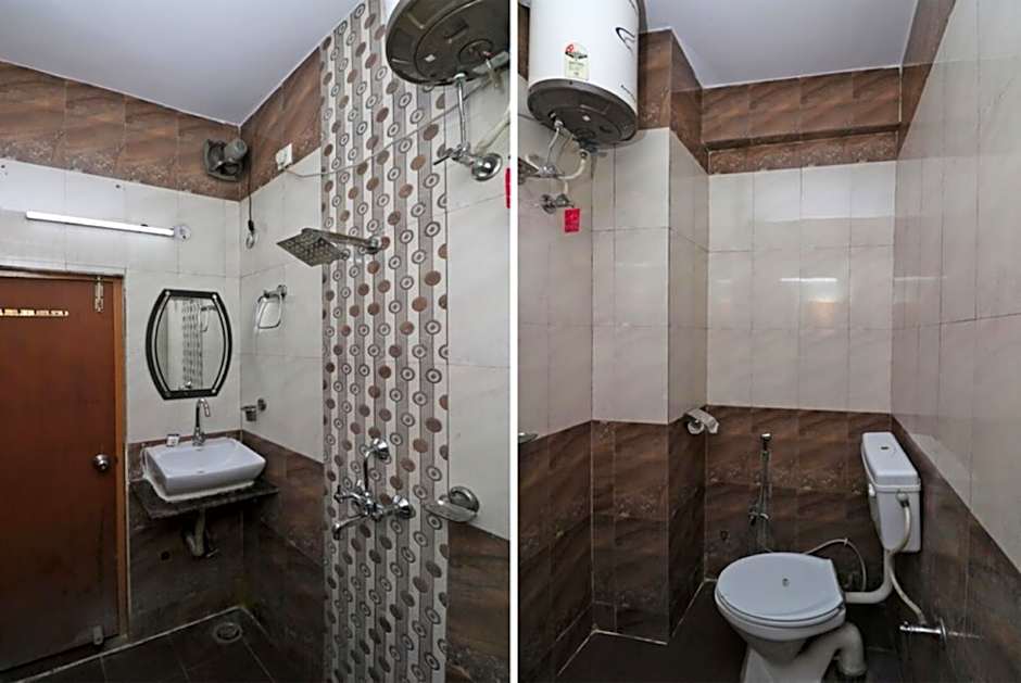 Goroomgo D S Stay Varanasi - 2km From Gadowlia