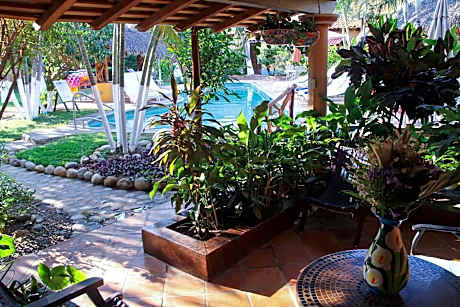 Studio / Bugambilia