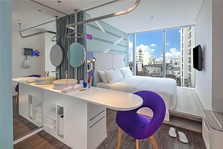 King Accessible Room