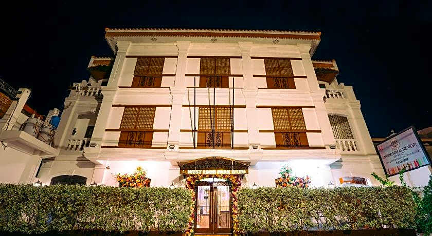 West Loch Park Hotel Vigan