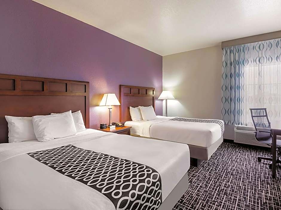 La Quinta Inn & Suites by Wyndham Bowling Green