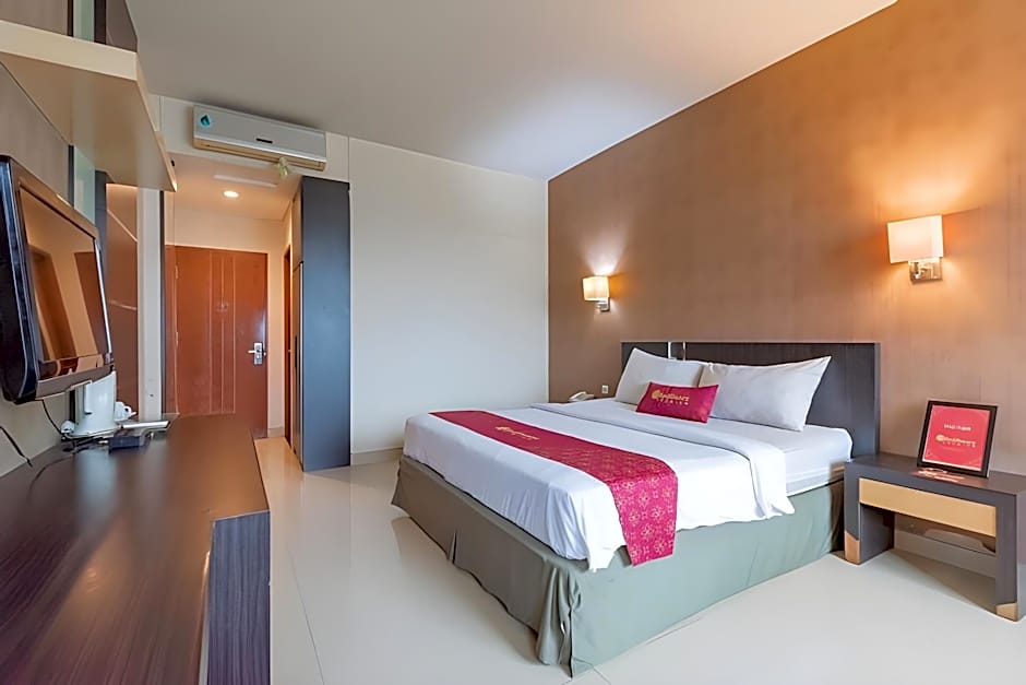 RedDoorz Premium near Paris Van Java Mall