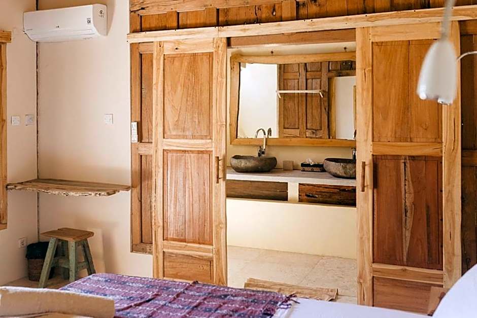 Kalyssa Beach Bungalows