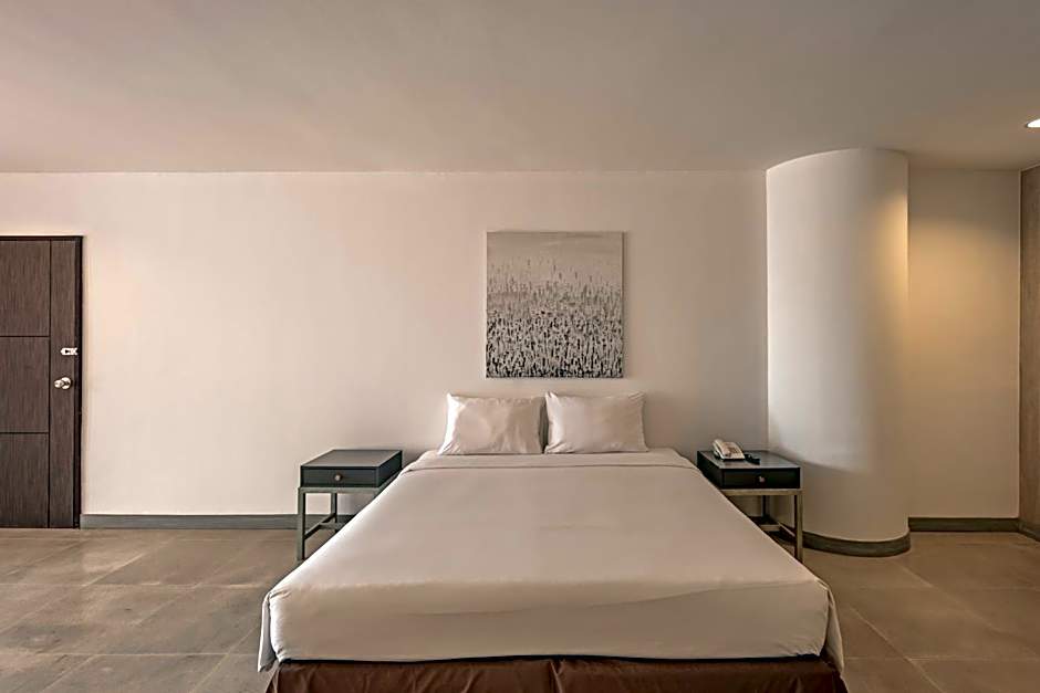 Photo 1 of 4 of Junior 1 King Bed Suite