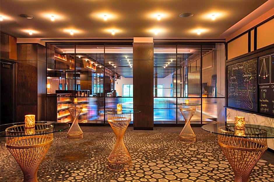 HOTEL EMC2, Autograph Collection by Marriott