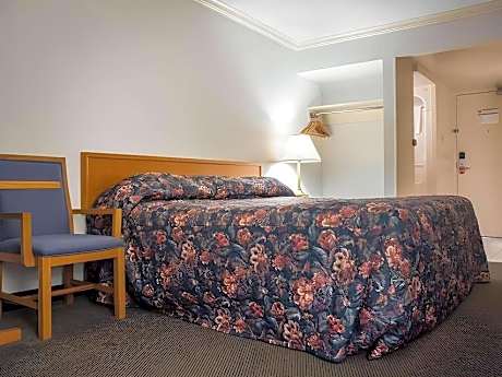 1 Queen Bed, Nonsmoking