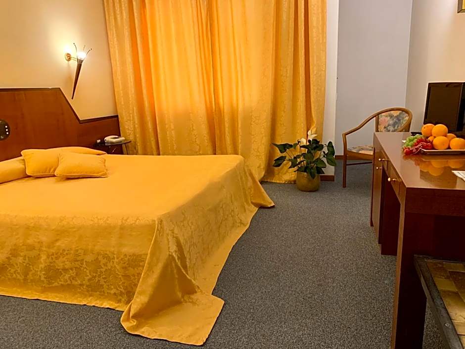 Hotel Cangrande Di Soave