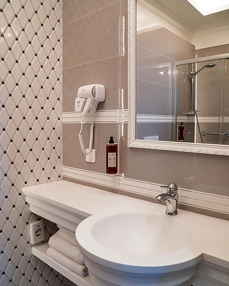 Merci Boutique Hotel