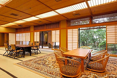 Japanese-Style Large Room with Open Air Bath