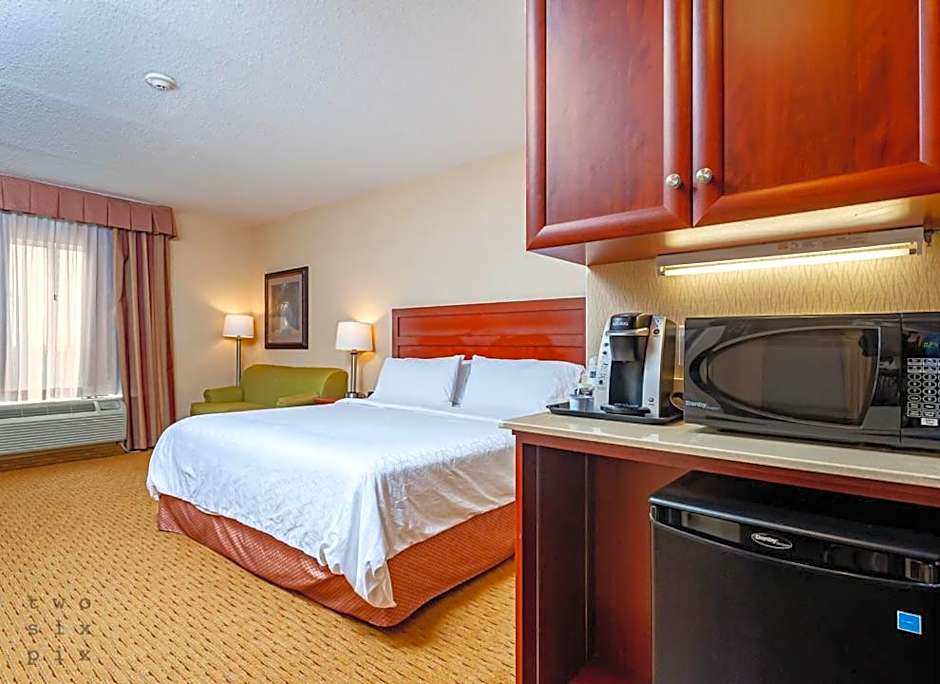 Holiday Inn Express Hotel & Suites Clarington - Bowmanville By IHG
