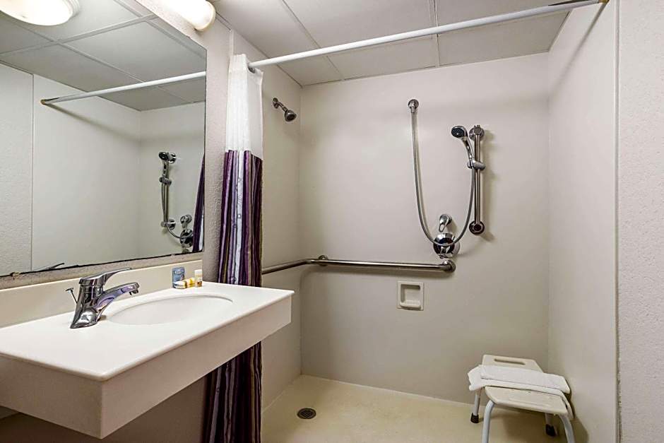 La Quinta Inn & Suites by Wyndham Tampa Bay Airport