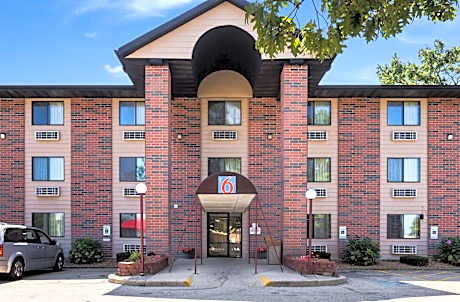 Motel 6 Prospect Heights