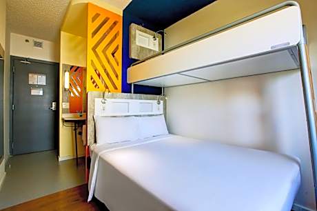Standard Apartment with One Double Bed and One Single Bed - Disability Access