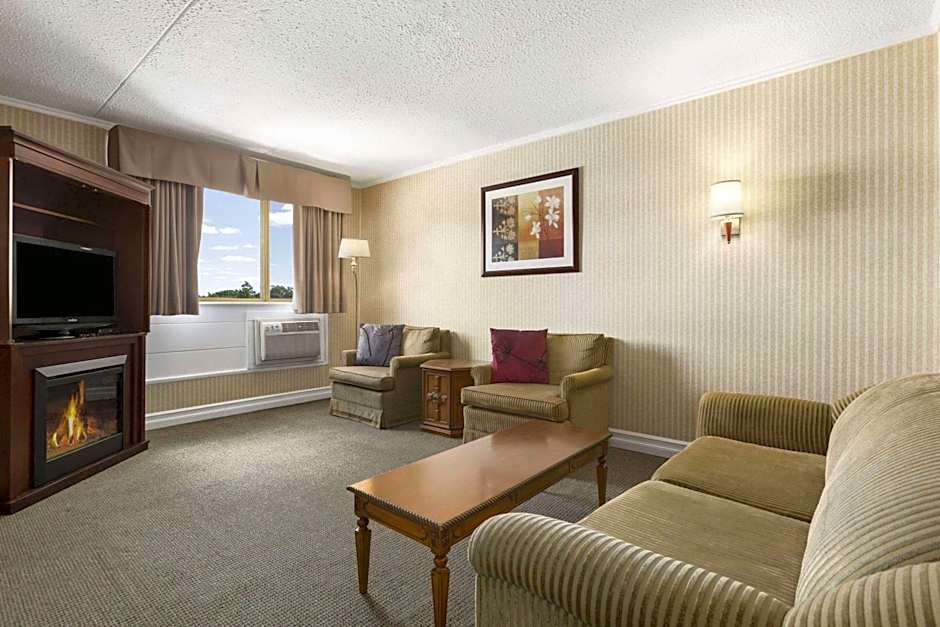 Days Inn & Conference Center by Wyndham Bridgewater