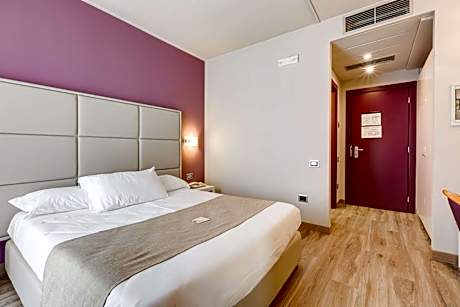 Superior Queen Room with Balcony