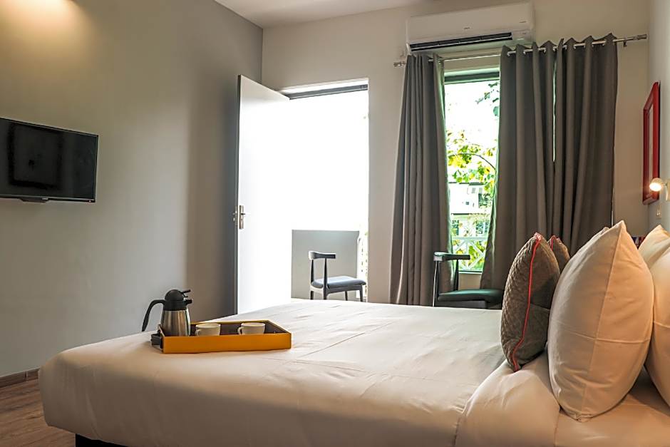 Super Townhouse Galleria Market Near Golf Course Road