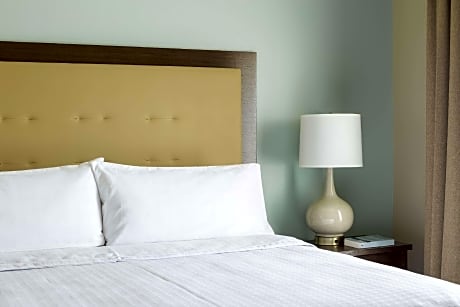 2 Queen Hearing Accessible 1 Bedroom Suite Non-Smoking