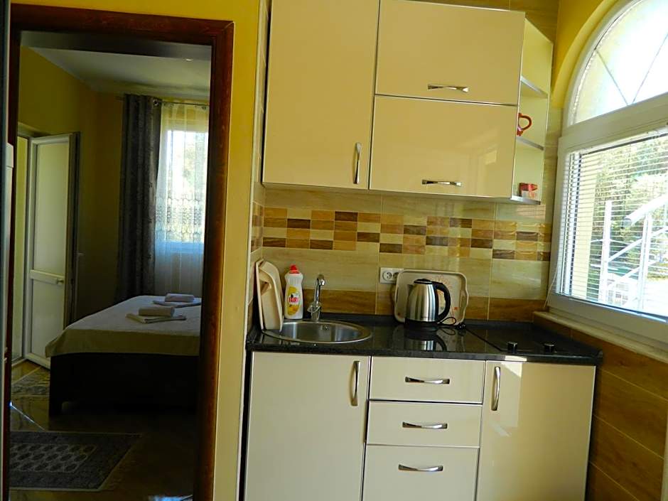 President Bungalows and Apartments