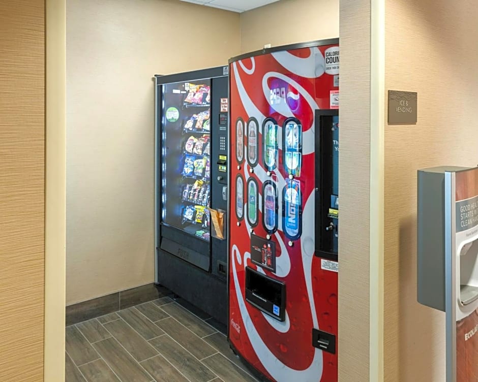 Comfort Inn & Suites West - Medical Center