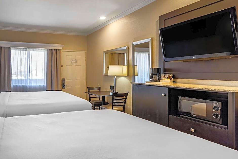 Comfort Inn & Suites Huntington Beach