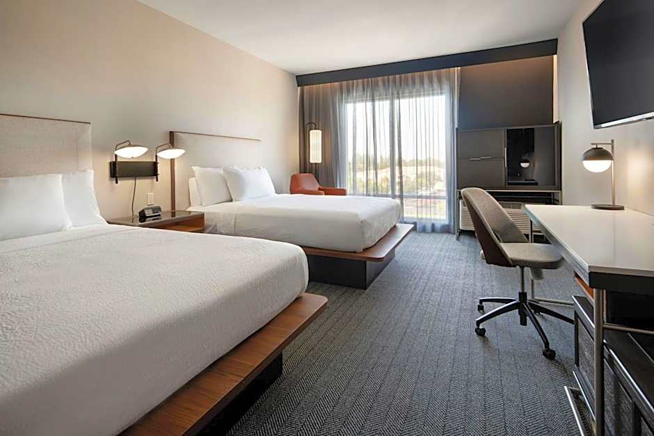 Courtyard by Marriott Fresno Clovis