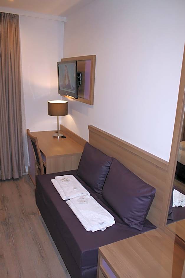 Slamba Hostel